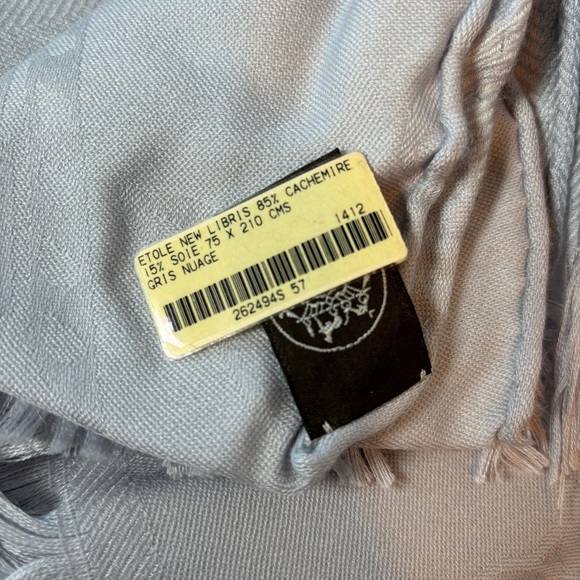 Hermes New Libris Stole Cashmere Silk Scarf Wrap Shall Gris Nauge 75 x 210 cm - Picture 7 of 9